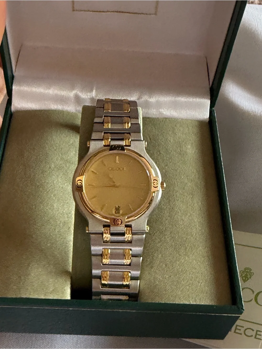 Gucci 9000M Swiss Quartz Watch 31.7mm Two-Tone | Full Bracelet | Box & Papers |